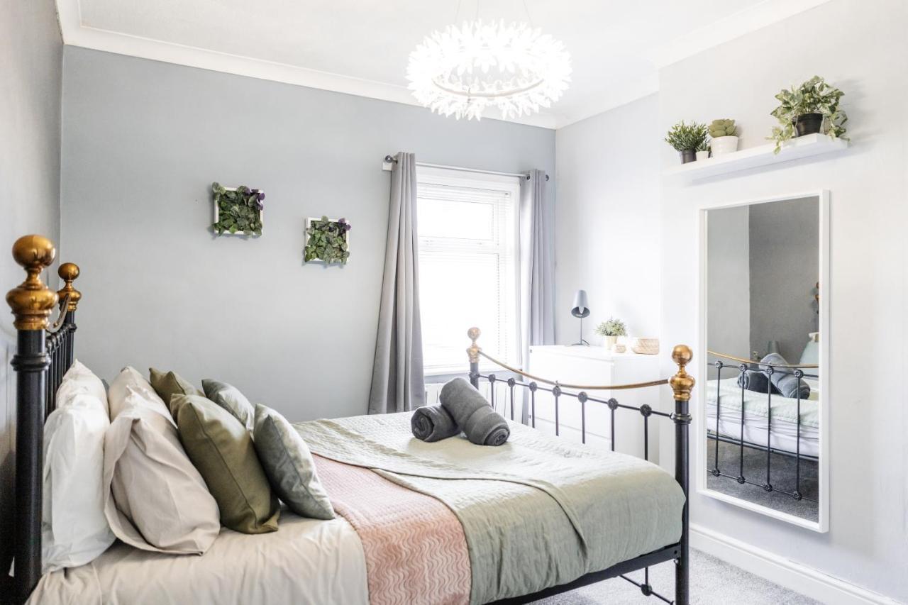 Вілла Churnet Valley Townhouse - Modern Cheadle House Екстер'єр фото