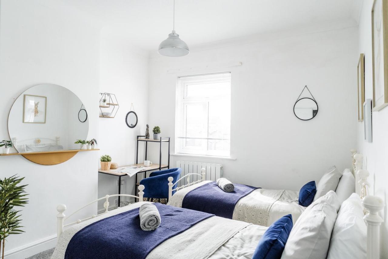 Вілла Churnet Valley Townhouse - Modern Cheadle House Екстер'єр фото